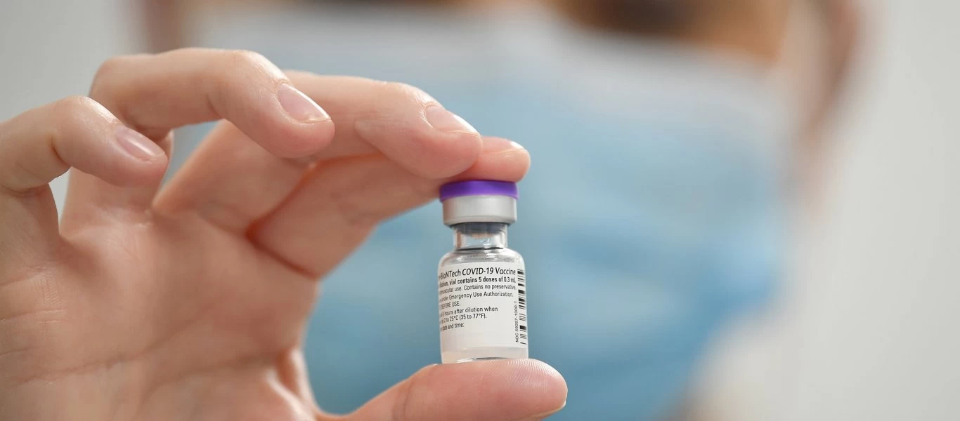 Αγία Παρασκευή: Ντελιβεράς πήγε καφέδες σε εμβολιαστικό κέντρο και έκλεψε εμβόλιο της Pfizer